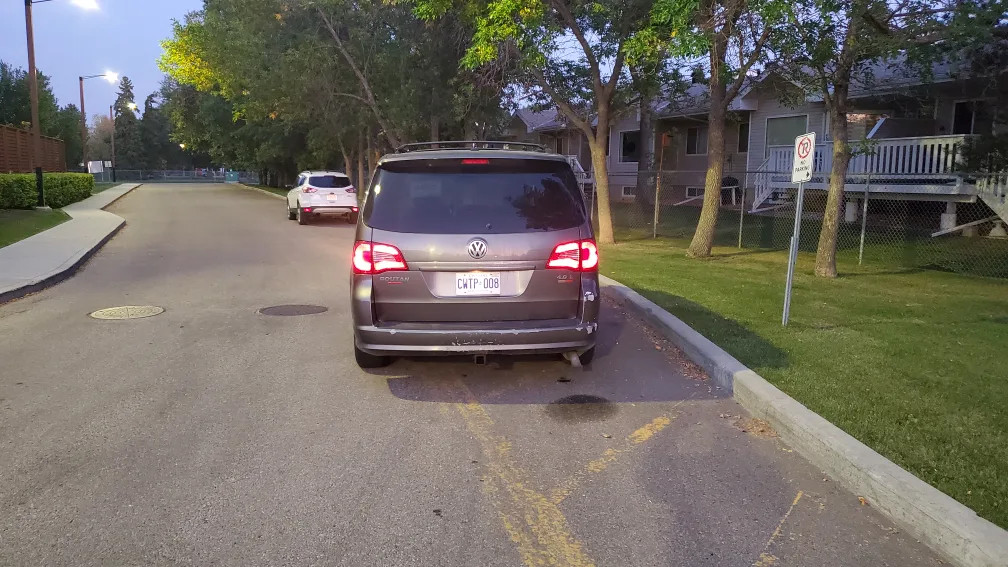 Volkswagen Routan Minivan image indicator(3)