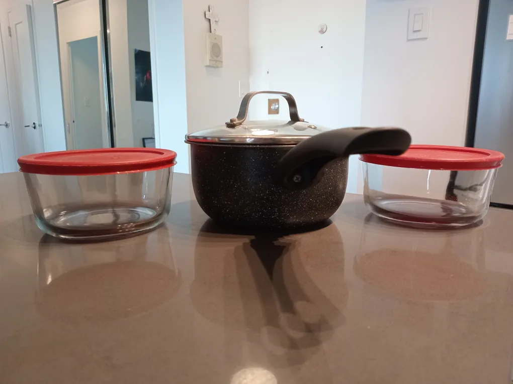 Pot with Lid & Glass Storage Containers thumbnail