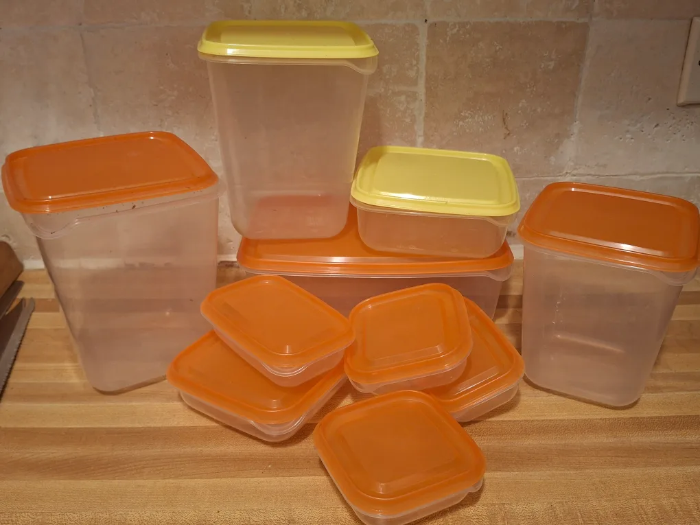 Plastic Food Storage Containers - 9 Piece Set thumbnail