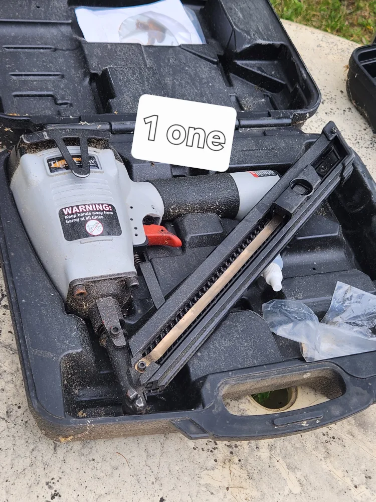 Pneumatic tiger claw nail gun thumbnail