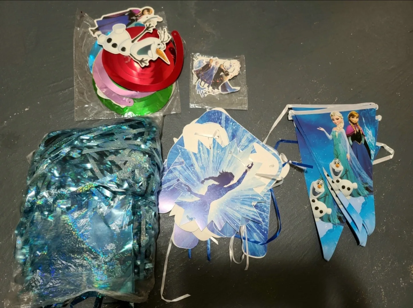 Frozen Party Decoration Set thumbnail