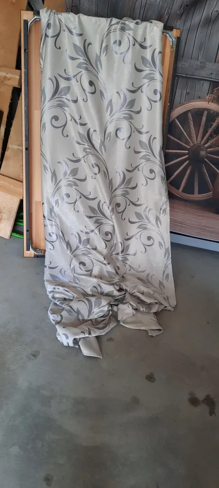 Floral Pattern Curtain thumbnail