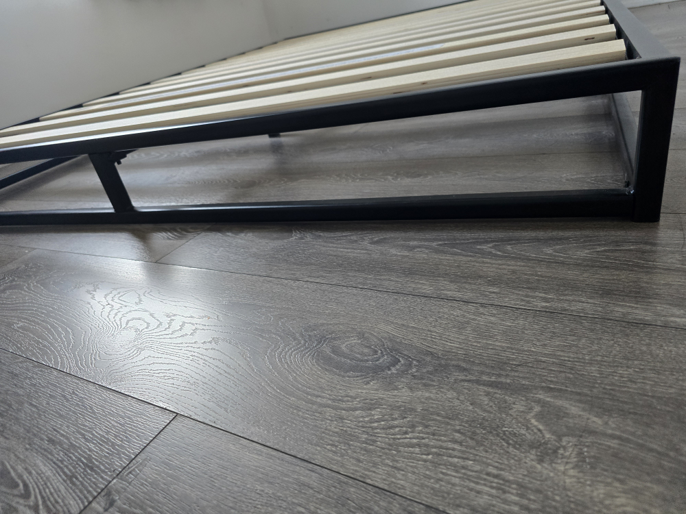 Secretland Mattress & Zinus Bed Frame Queen size - photo 4