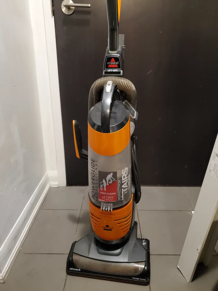 Bissell PowerGlide Professional Lift-Off Vacuum thumbnail