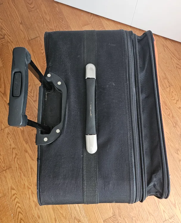 💖 Rolling Suitcase - Black & Orange image indicator(5)