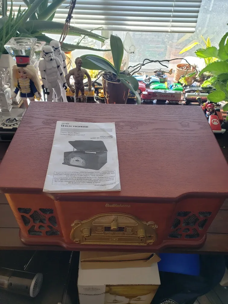 Electrohome Wellington Record Player image indicator(3)