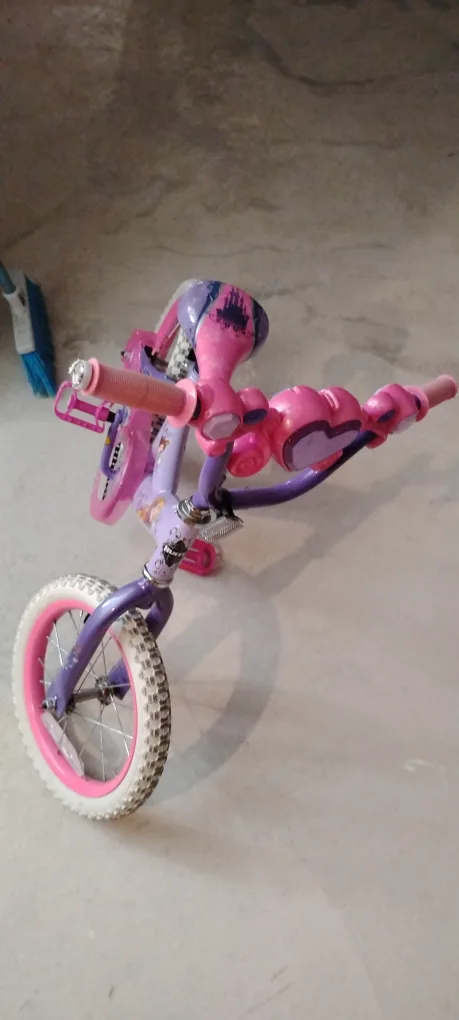 Disney Princess Kids' Bike - Cute & Fun! image indicator(4)