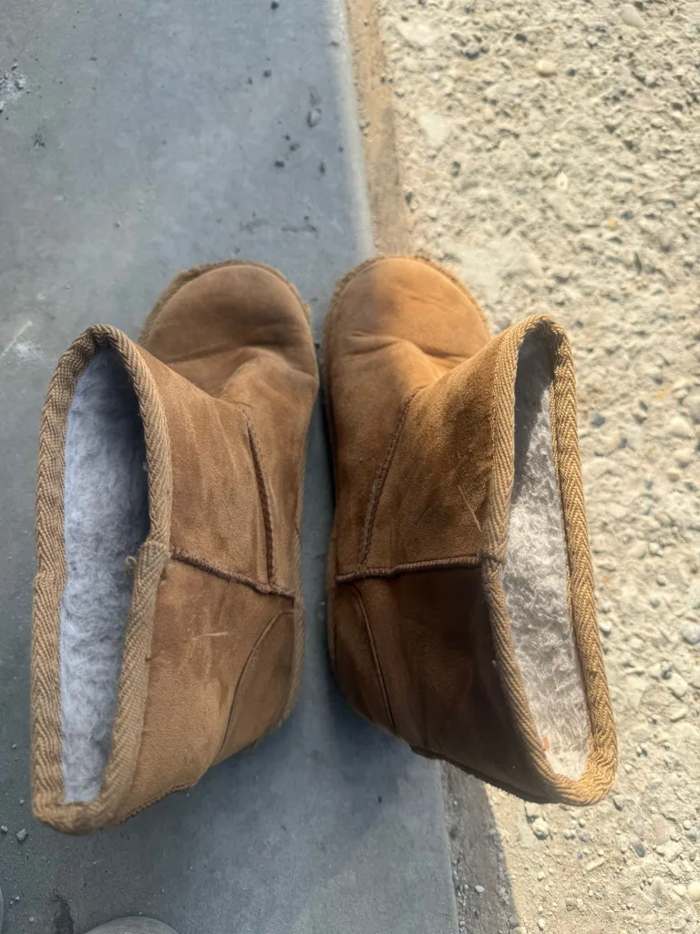 UGG Boots - Size 8 - Cozy & Comfy thumbnail
