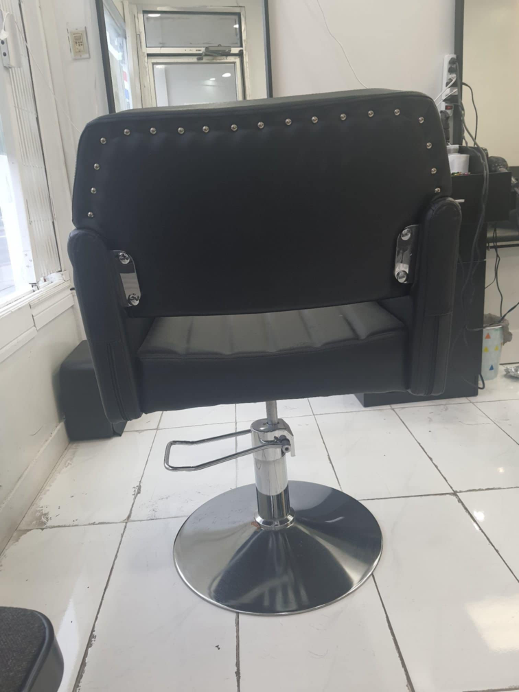 Black Salon/Barber Chair - photo 4