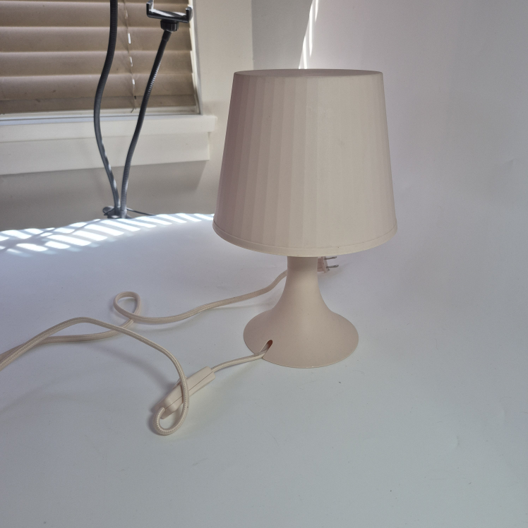IKEA SKRUV Table Lamp - White - photo 2