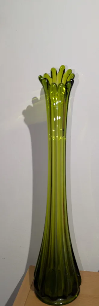Vintage MCM Emerald Green Swung Footed Vase 15 inches 🇨🇦 thumbnail