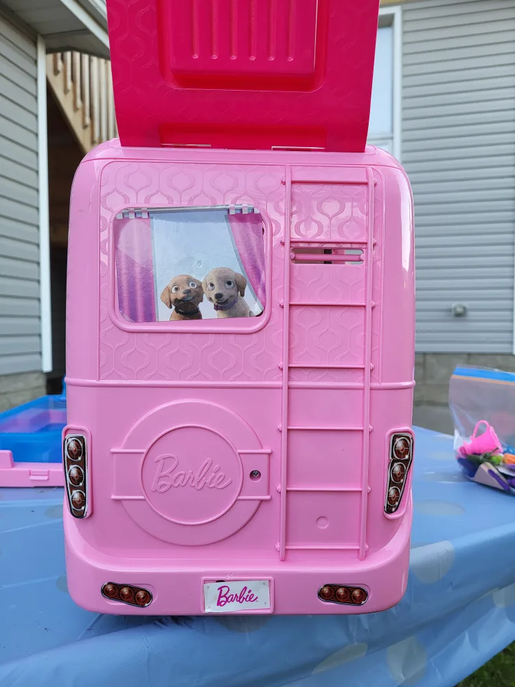 Barbie camper image indicator(6)