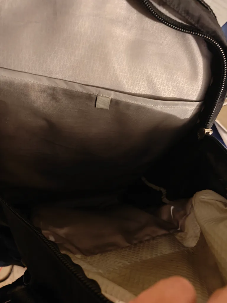 Osprey black Nebula Backpack used image indicator(4)