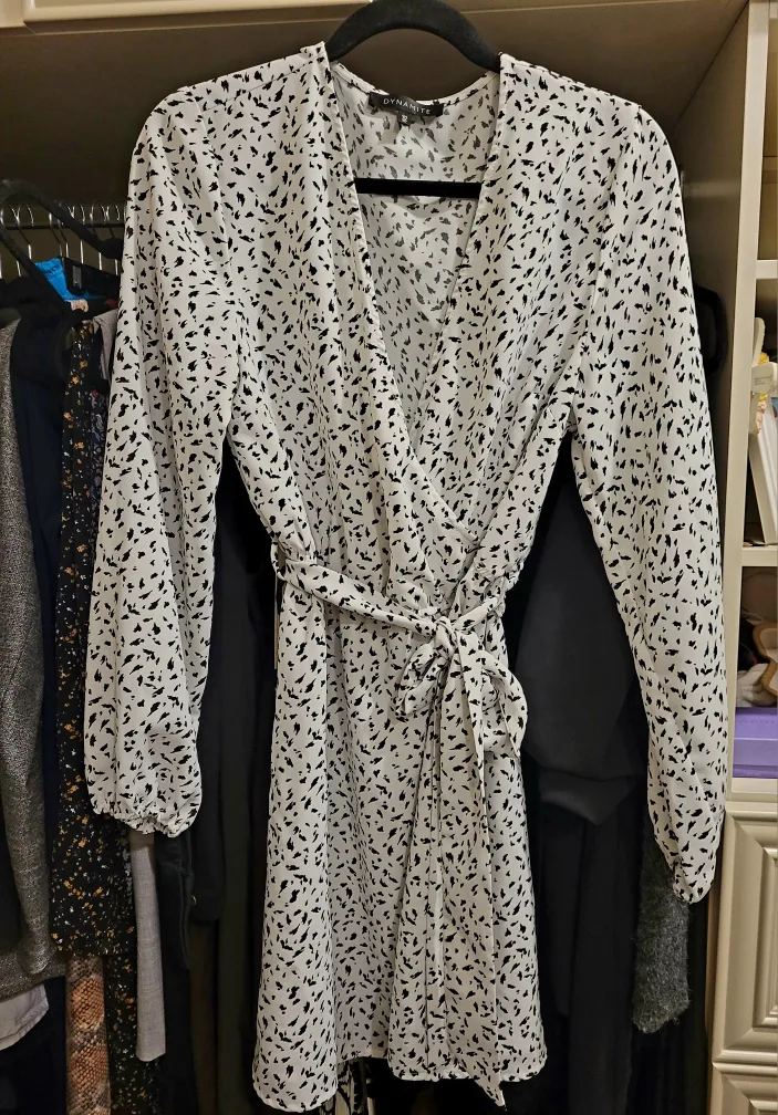 Dynamite Wrap Dress - White/Black Pattern thumbnail
