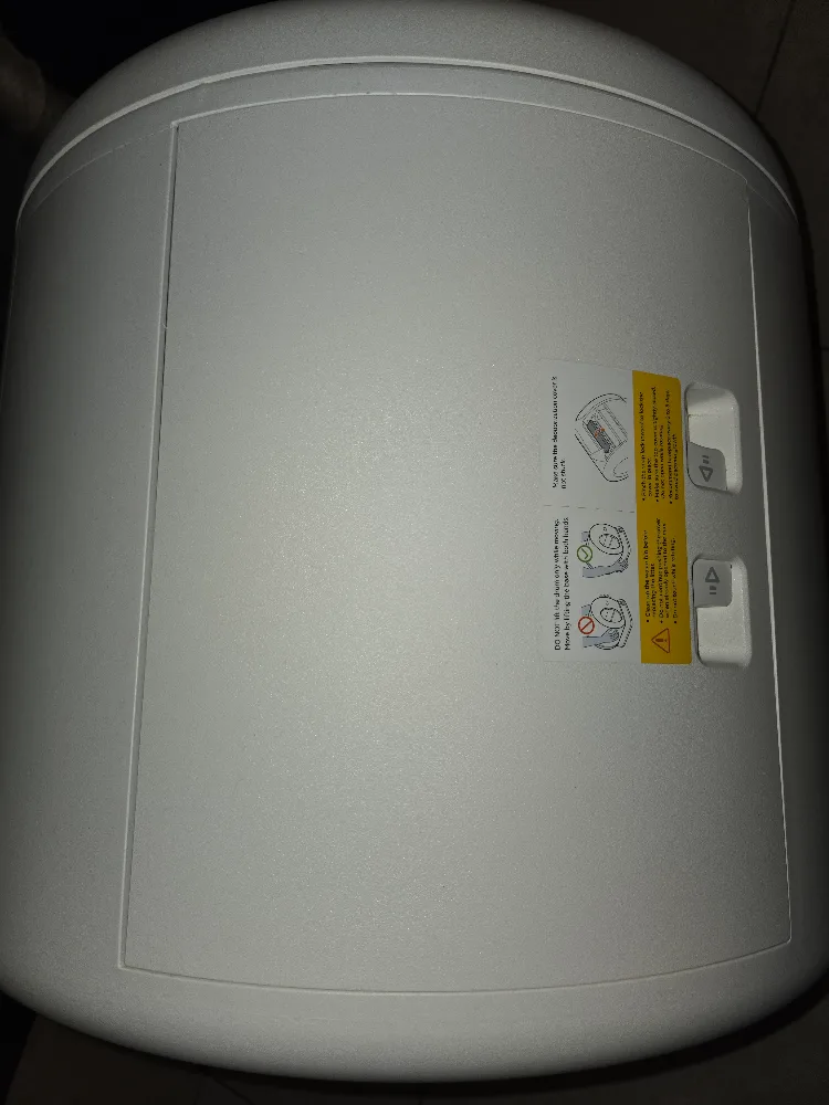 Like-New MeoWant Self-Cleaning Cat Litter Box w/ Free Stuff image indicator(4)