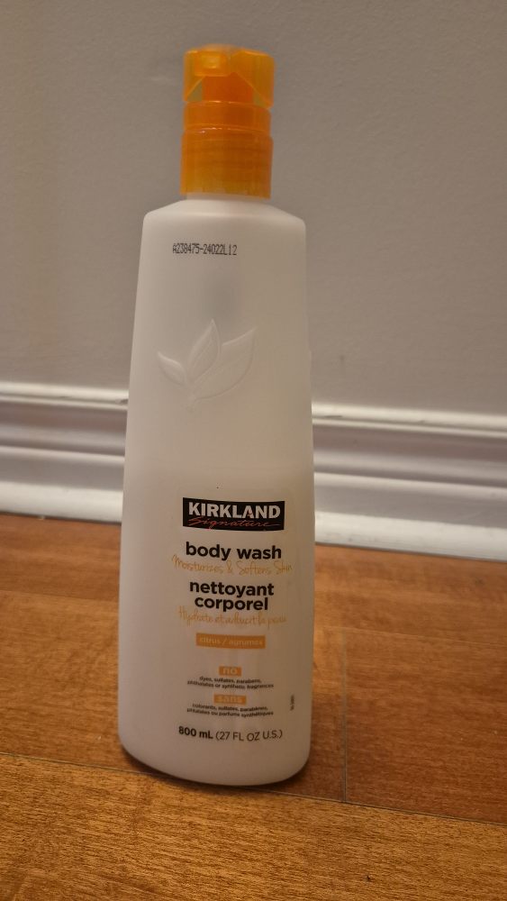 *Moving Out Sale* Kirkland Signature Body Wash - Citrus, 800ml