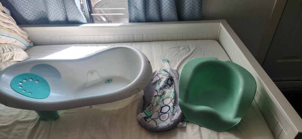 Fisher price infant bath tub