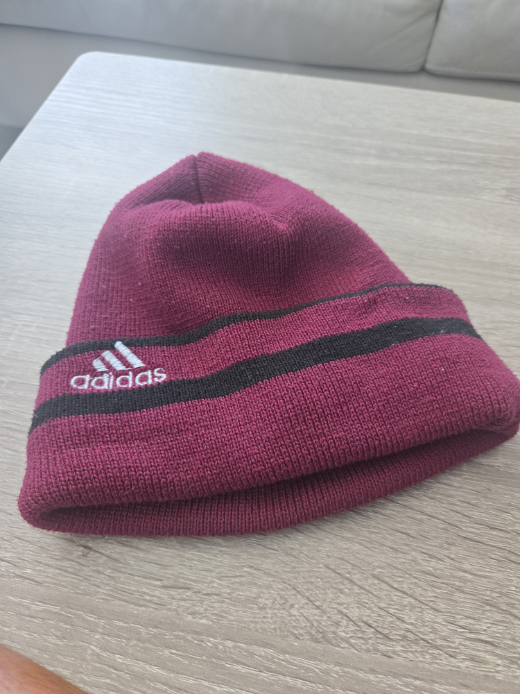 Small Adidas Beanie - Burgundy