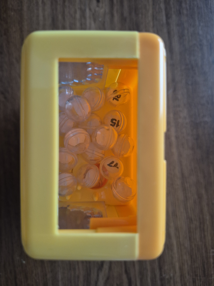 Winnie the Pooh Mini Capsule Machine - photo 2