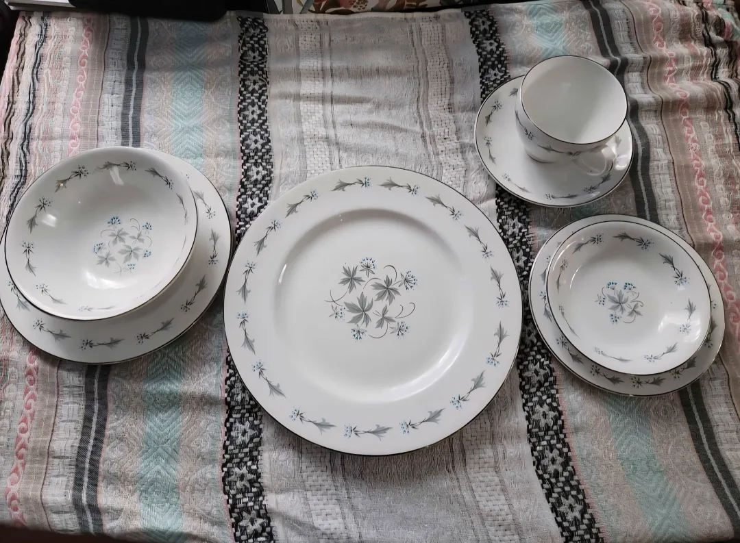 Antique Johnsons Brothers 99 Pieces China Dinnerware