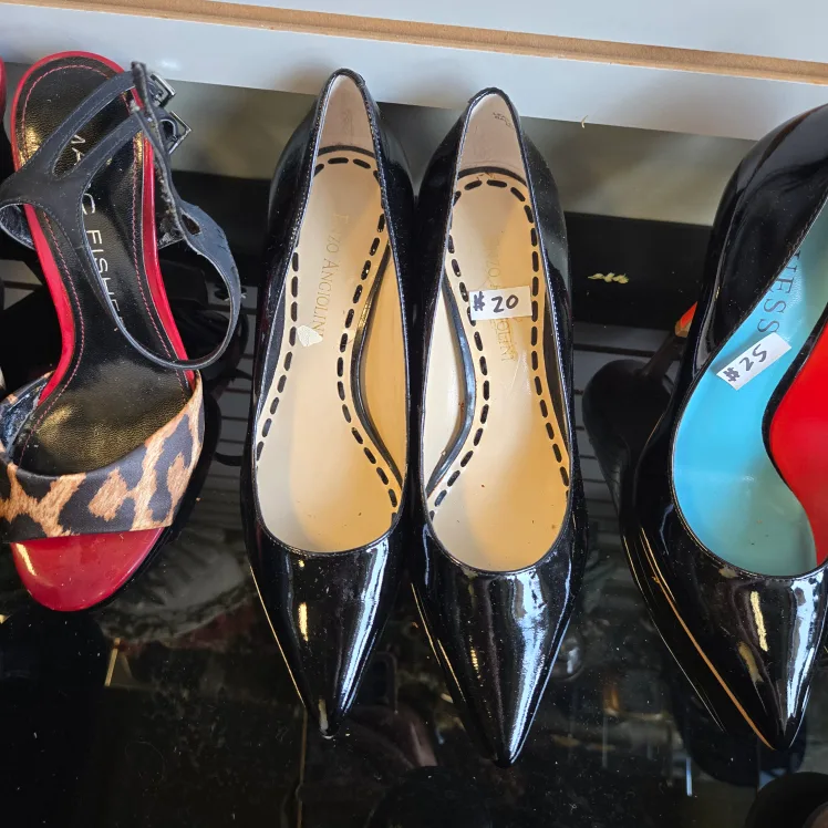 High Heel Pumps - Size 5 image indicator(4)