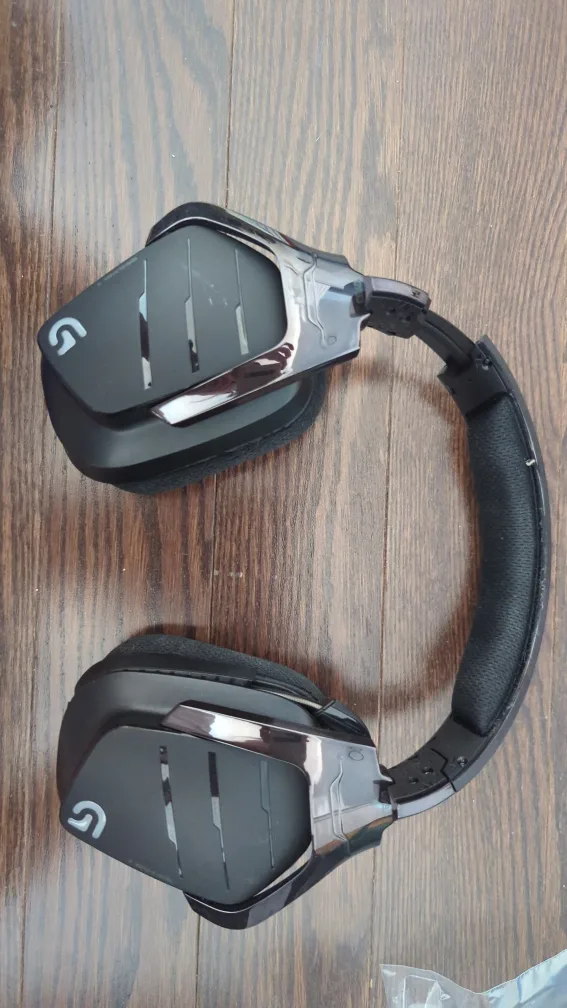 Logitech G933 Wireless Gaming Headset thumbnail