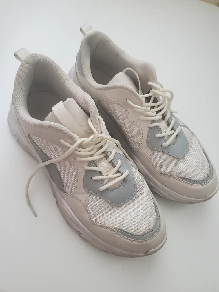 Off White/Beige & Grey Casual Sneakers size 43 thumbnail