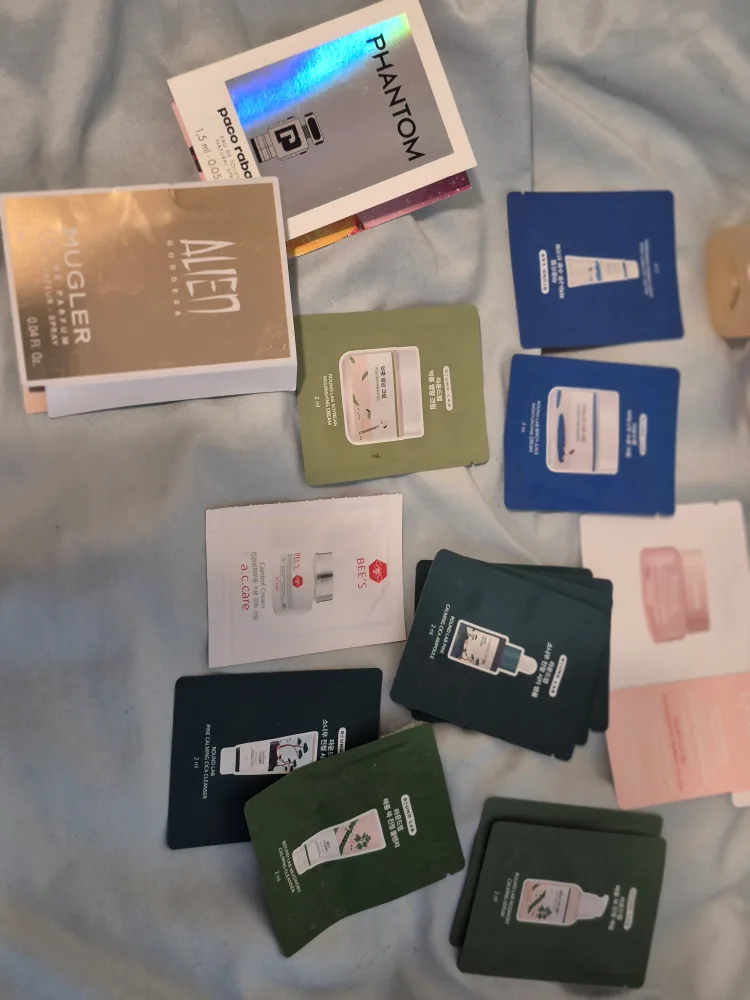 Bunch of beauty products image indicator(3)