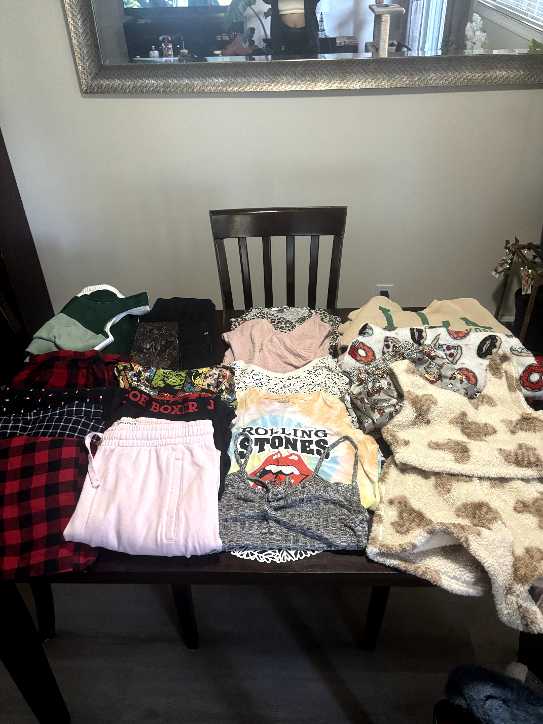 Assorted Clothing Bundle🧡 - photo 5