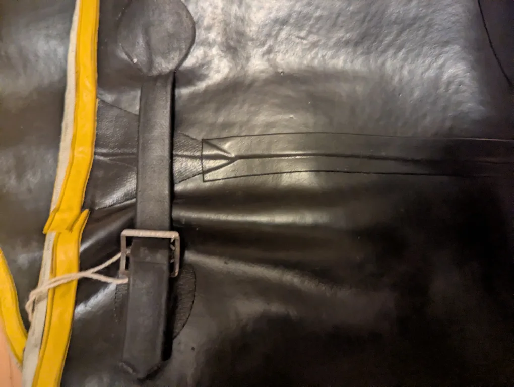 $95 OBO NEW AIRBOSS DEFENSE steel toe rubber hip boots size 14 image indicator(3)