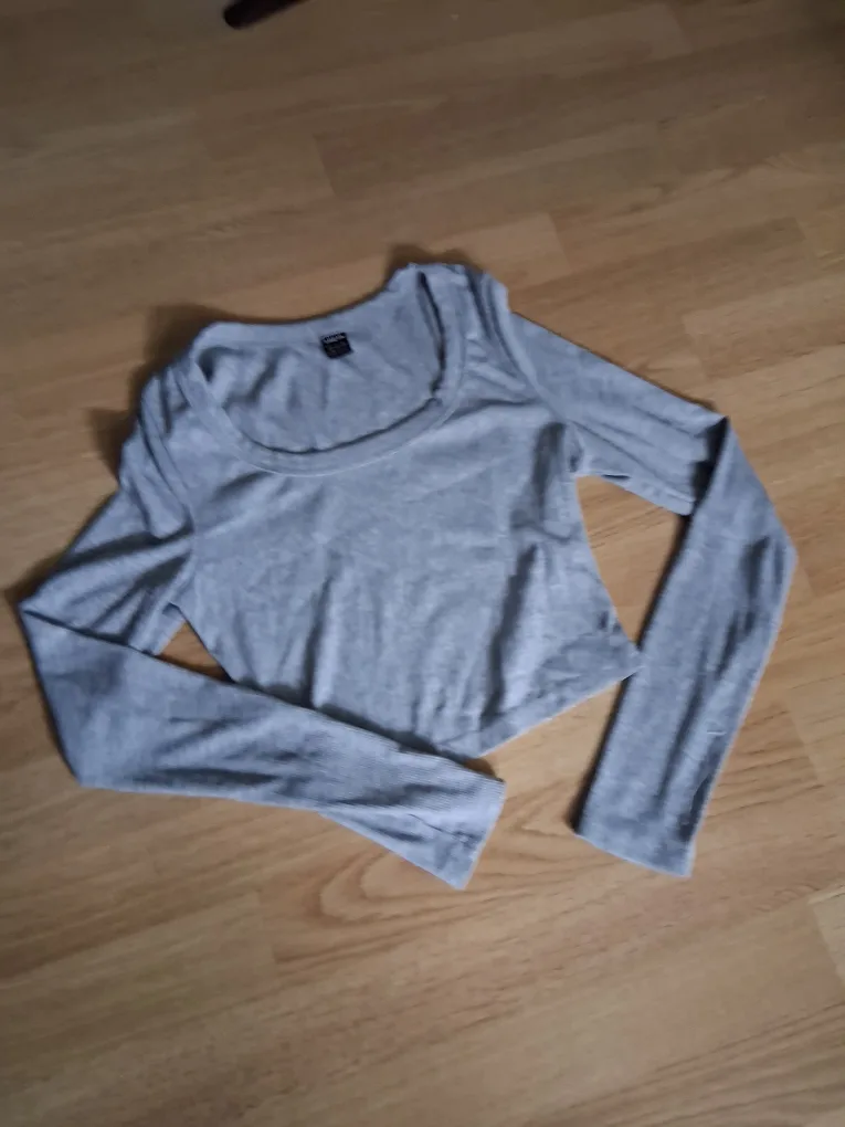Long Sleeve Tops thumbnail