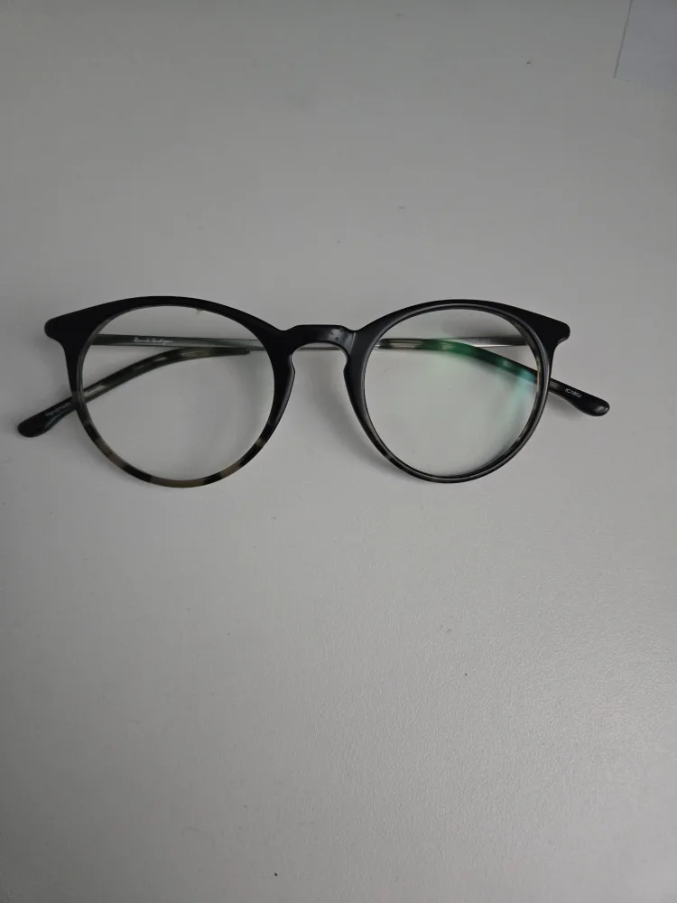 Classic Round Black & Tortoiseshell Eyeglasses thumbnail