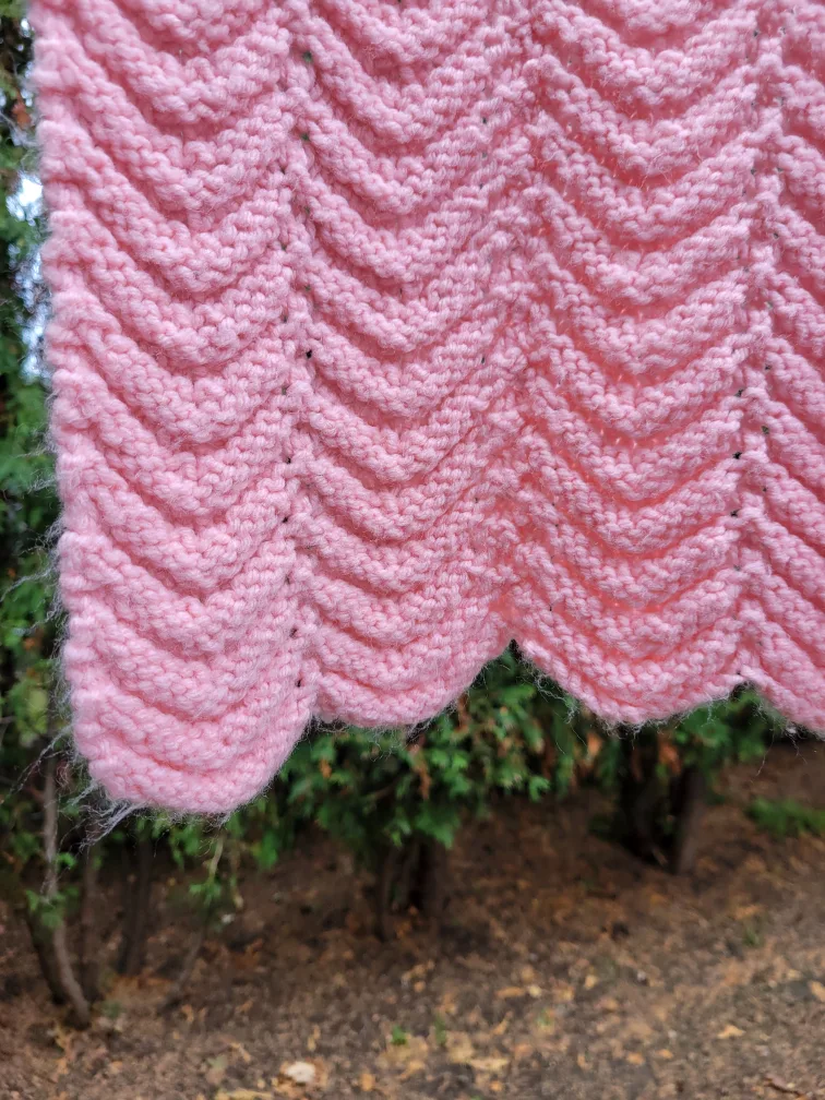 Pink Knitted Blanket. picnic Blankets image indicator(3)