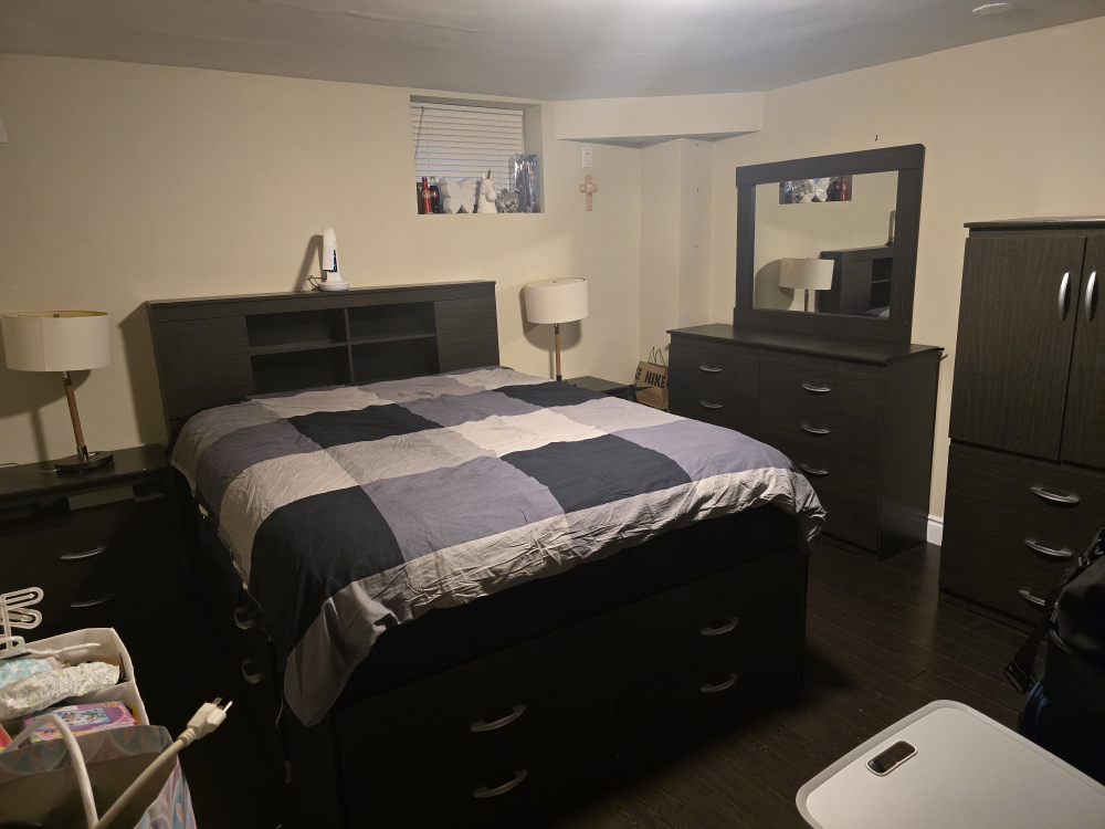 Queen 6pc bedroom space with ample storage