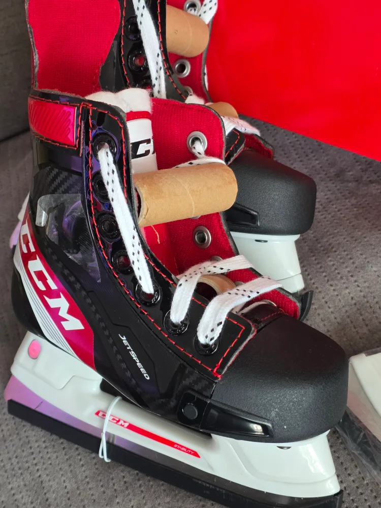 CCM Jetspeed Youth Ice Skates - Size 8 Brand New from $35 image indicator(2)