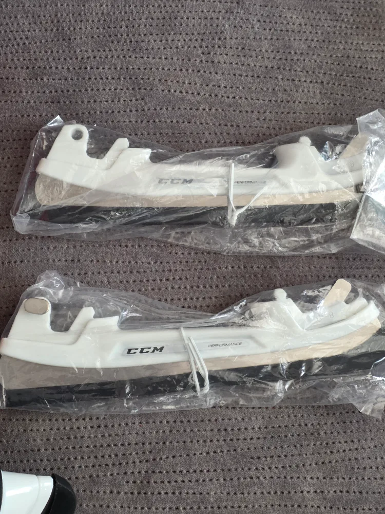 CCM Jetspeed Youth Ice Skates - Size 8 Brand New from $35 image indicator(3)