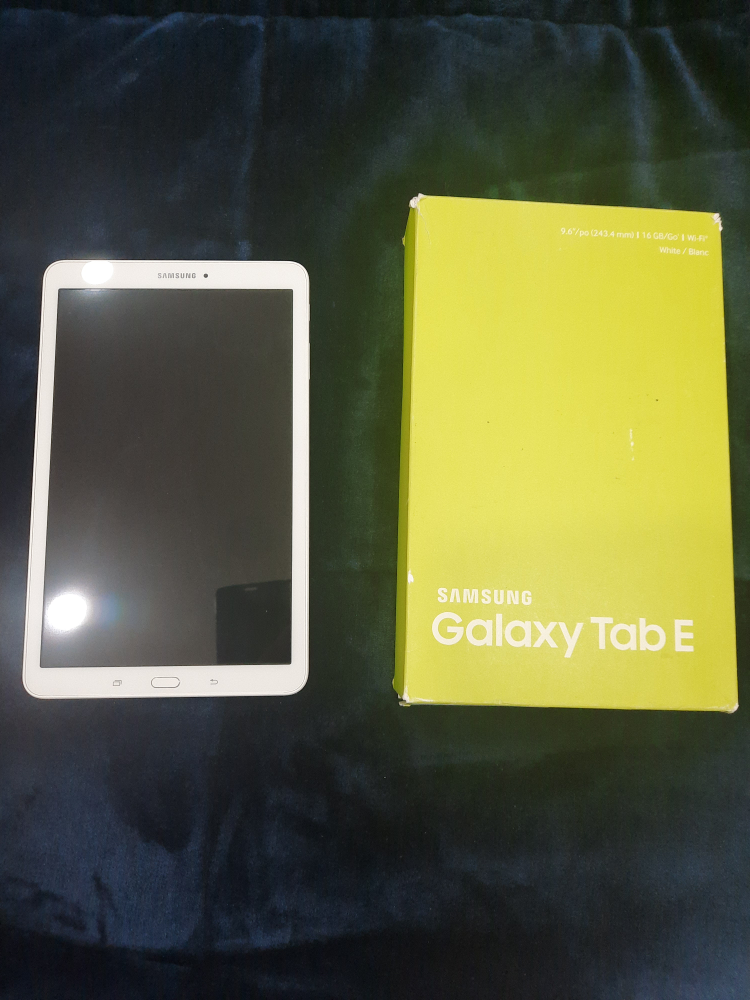 Samsung Galaxy Tab E 9.6" White, with Box