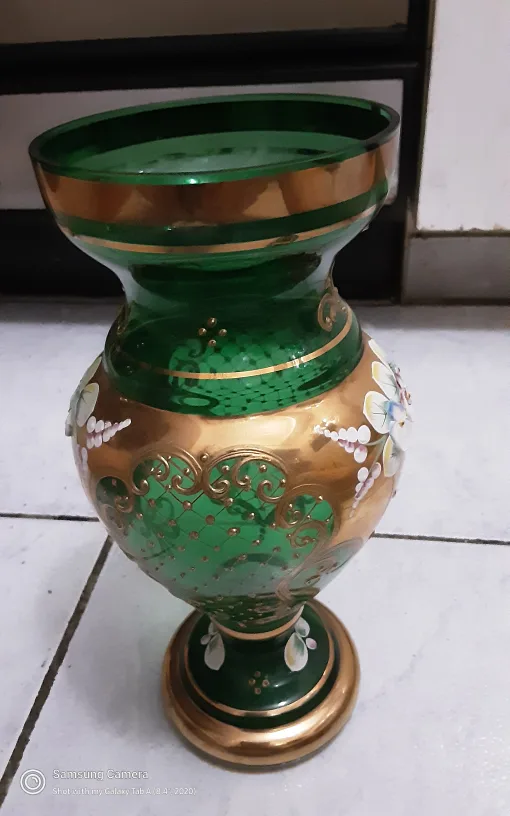 Green & Gold Decorative Glass Vase image indicator(2)