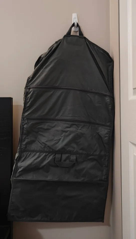 Hanging Garment Bag - Black image indicator(2)