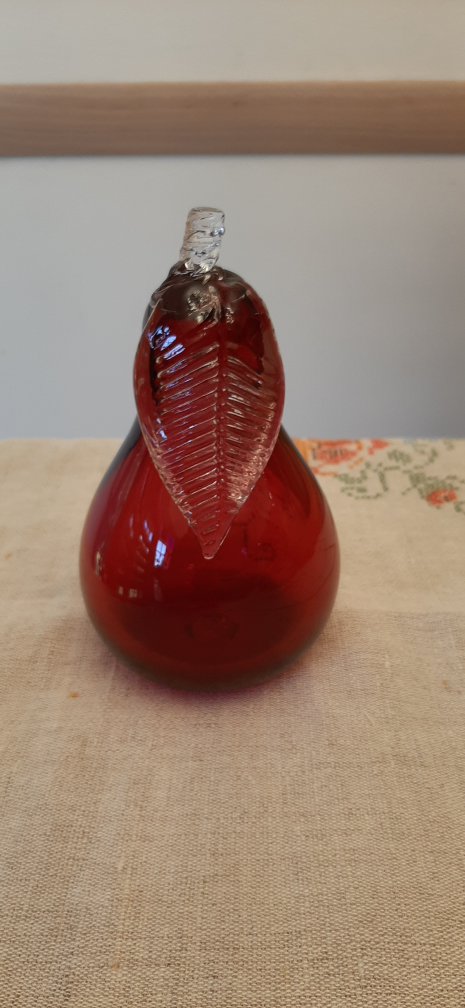 Rossi Art Glass Red Pear Home Decor Paperweight - photo 3