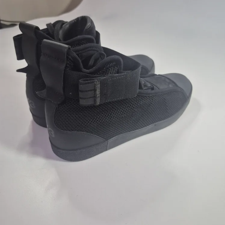 Y-3 Black Sneakers US 7.5 image indicator(4)
