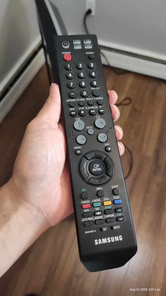 40" Samsung LCD HDTV - Moving out of my unit - photo 5