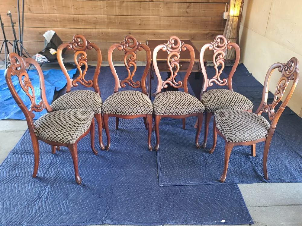 Antique Dining Table with 6 Ornate Chairs image indicator(5)