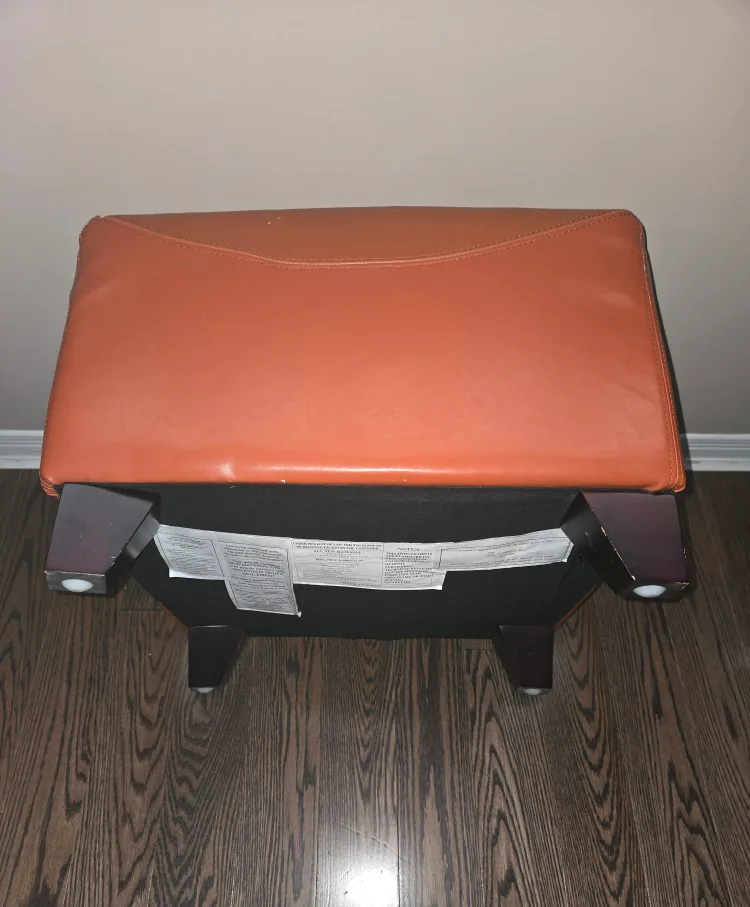 Leather Armchair and Ottoman Set image indicator(7)