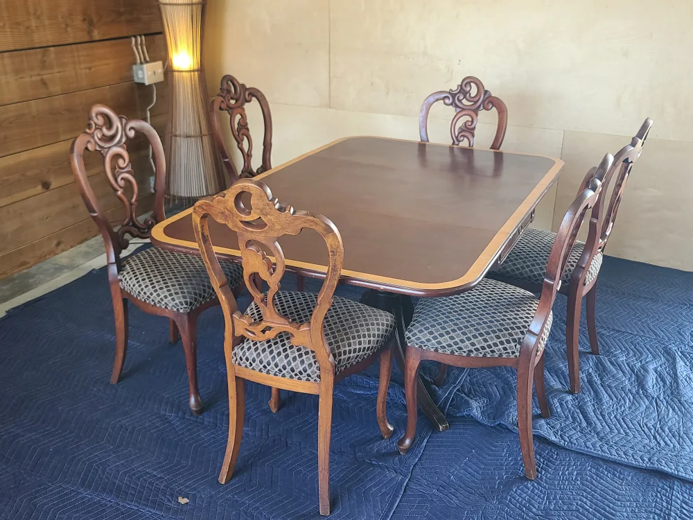 Antique Dining Table with 6 Ornate Chairs image indicator(3)