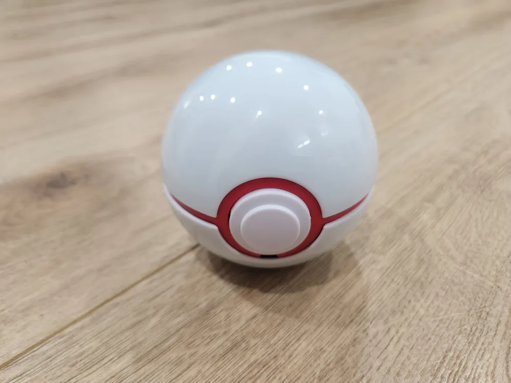 Pokémon Go Plus Ball thumbnail