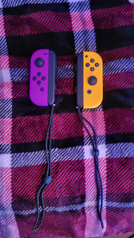 Nintendo Switch Joy-Cons - Purple & Yellow