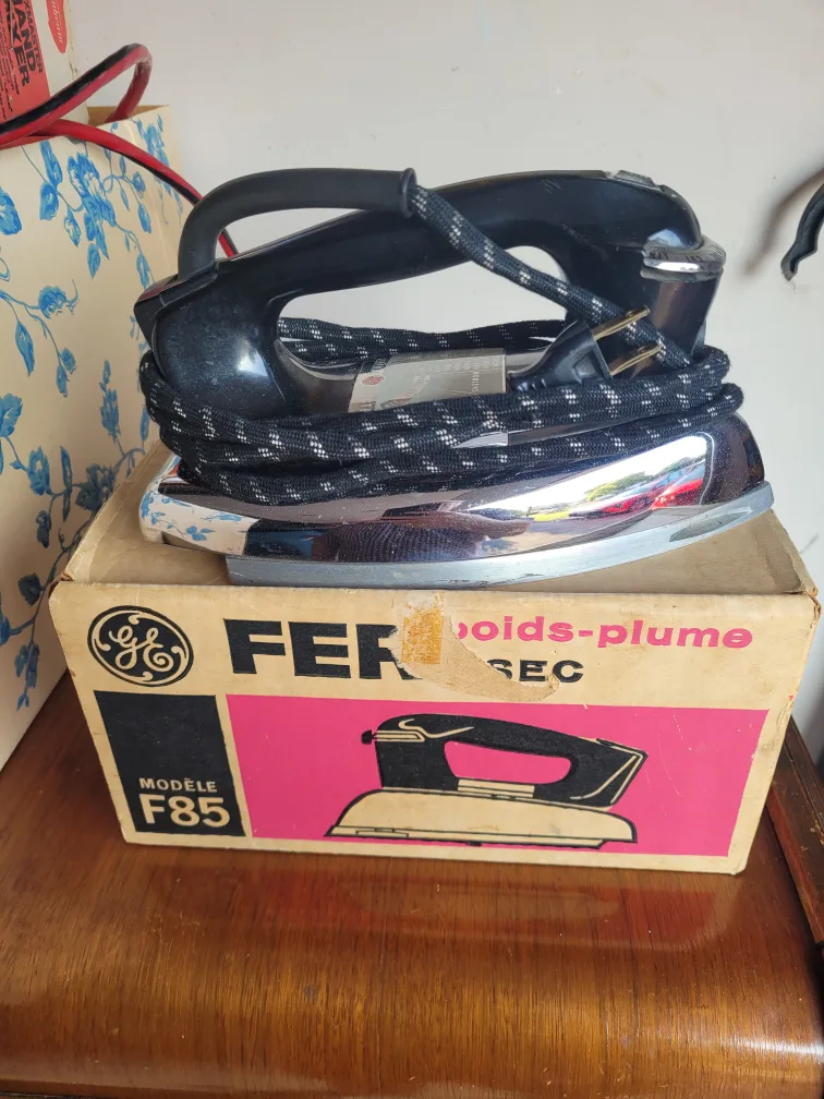 Vintage GE F85 Clothes Iron image indicator(3)