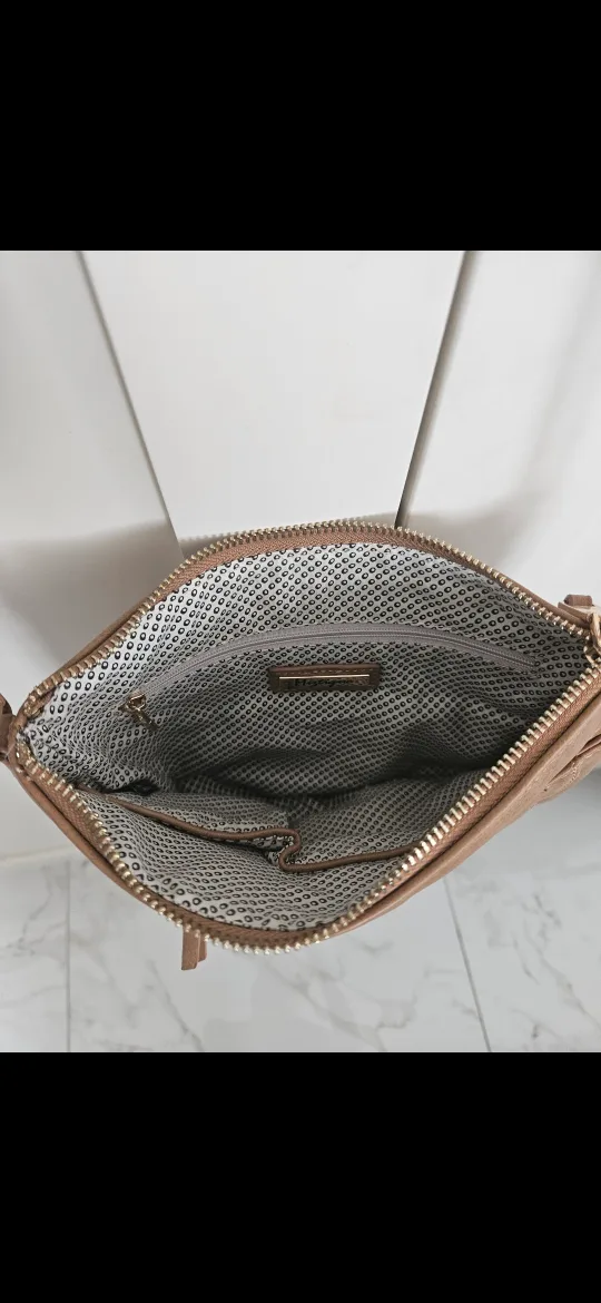 Miztique small crossbody bag image indicator(3)