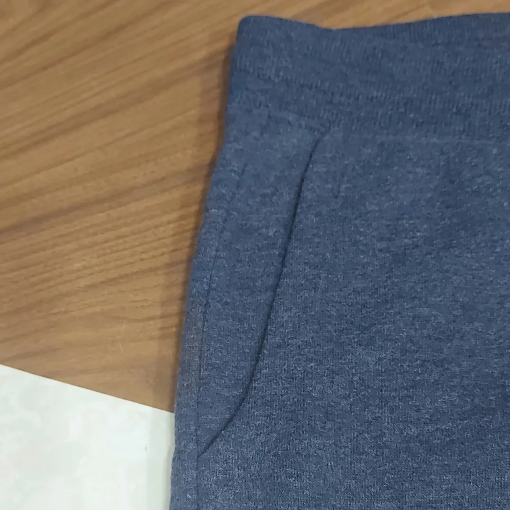 trade or $5! 🛍 cozy like-new sweatpants, fits like a medium image indicator(9)